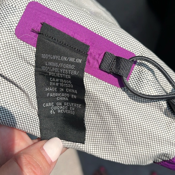 Stormtech Performance Rain and Windbreaker Jacket. Size Medium - Picture 11 of 16